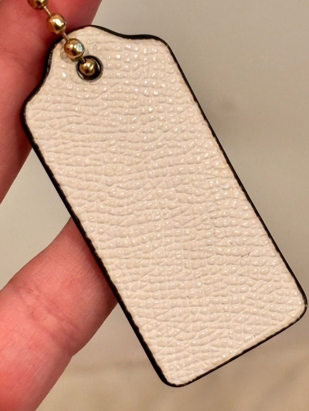 COACH XL White Leather Hangtag - Picture 5 of 7